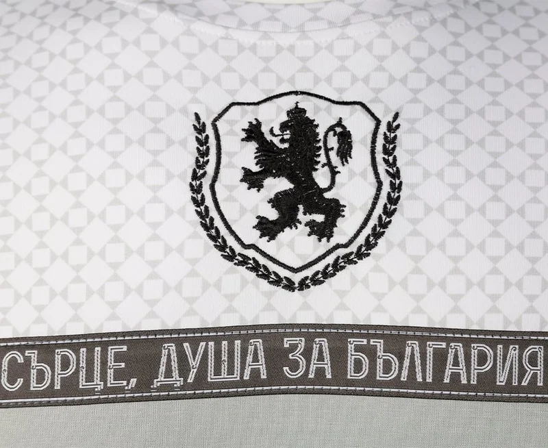 Блуза "Сърце, душа за България"